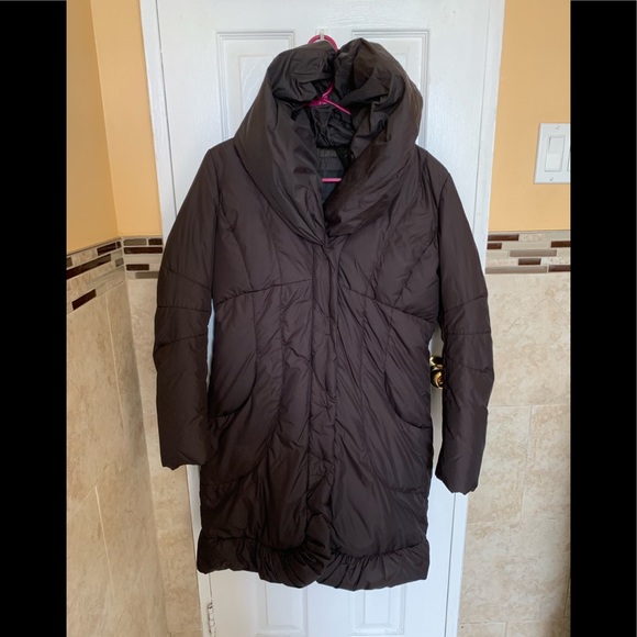 Tahari Jackets & Blazers - Tahari puffer coat size M